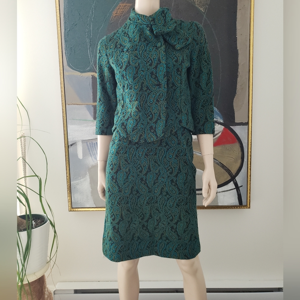 Vintage | Paisley Print Jacket with Necktie and Pencil Skirt Set